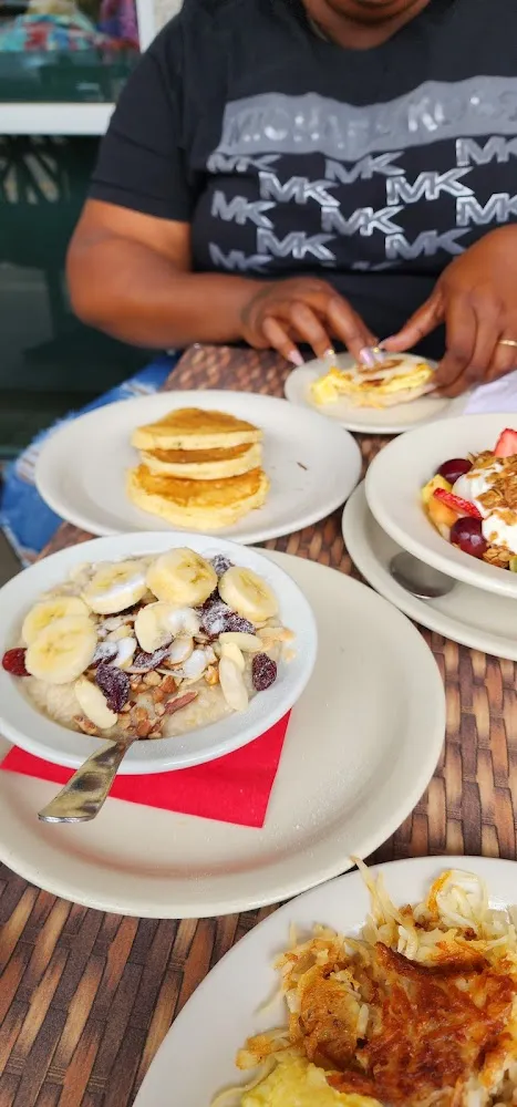 Oatmeal w Fruit and Silver Dollar Pancakes